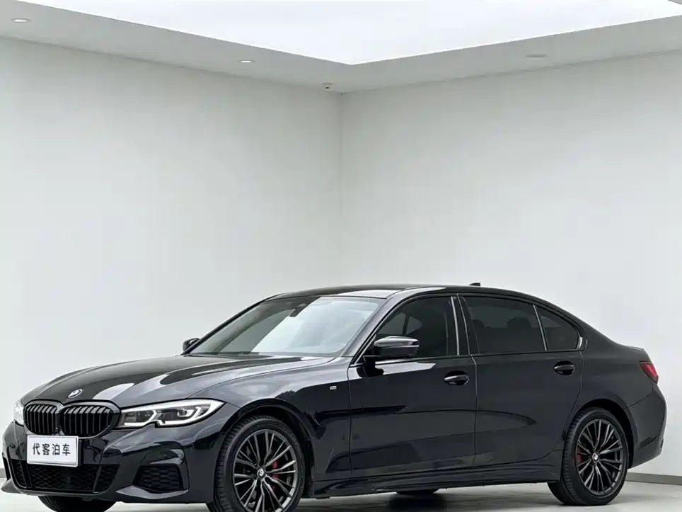 BMW 3 Series 2021 — фото 1
