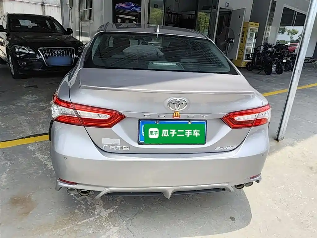 Toyota Camry 2022 — фото 6