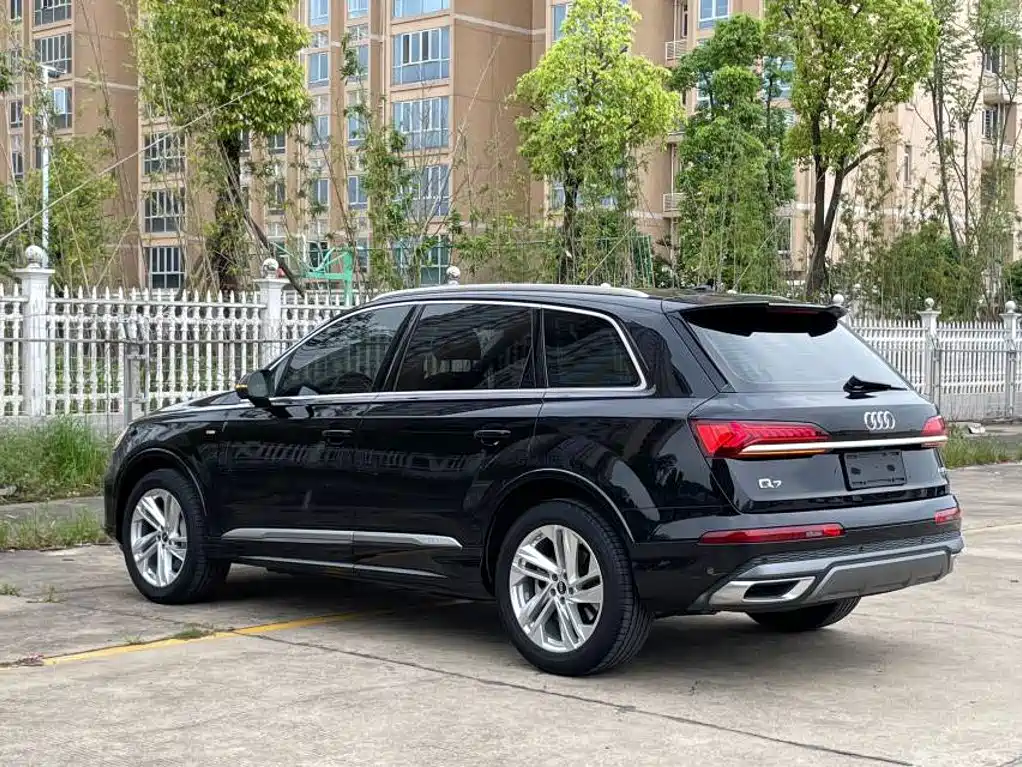 Audi Q7 2021