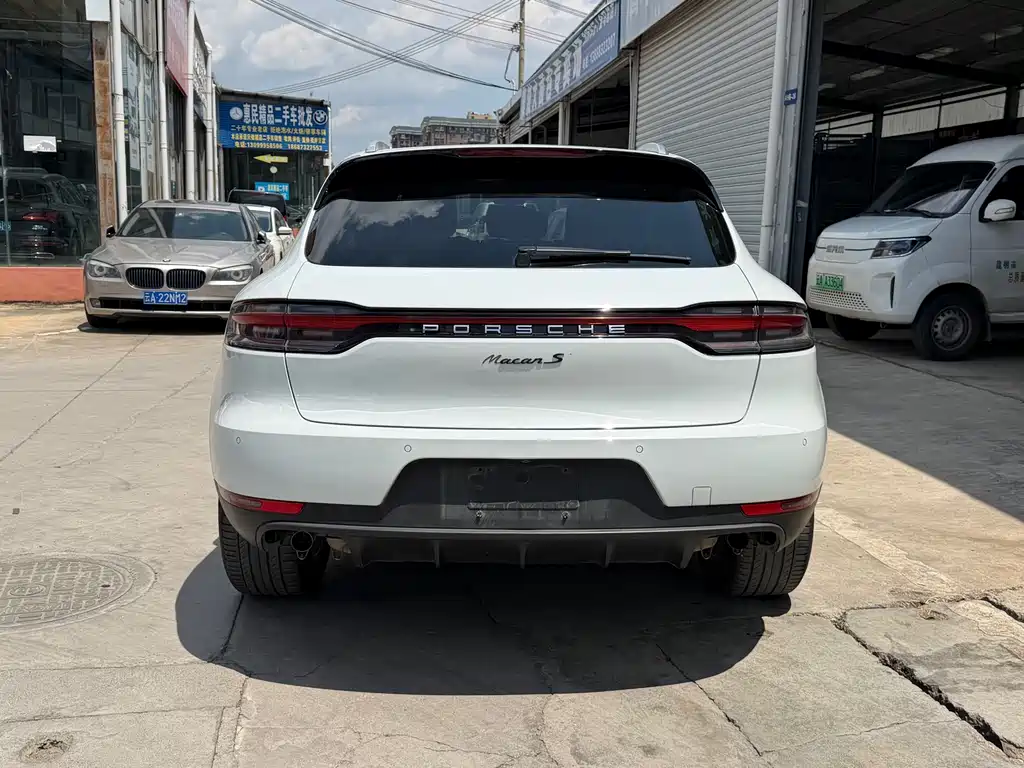 Porsche Macan 2019 — фото 13