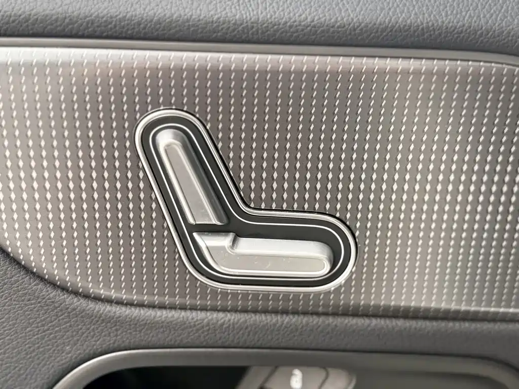 Mercedes-Benz GLA 2021 — фото 21