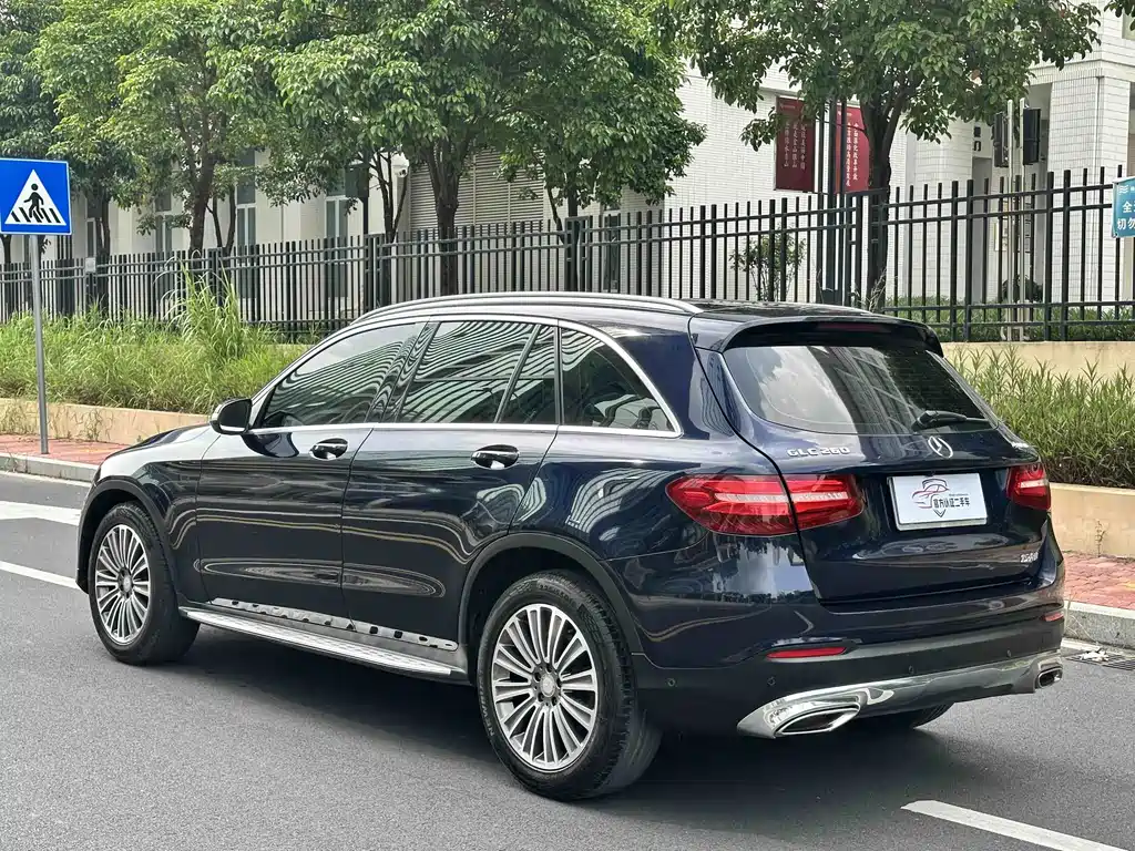 Mercedes-Benz GLC 2016 — фото 16