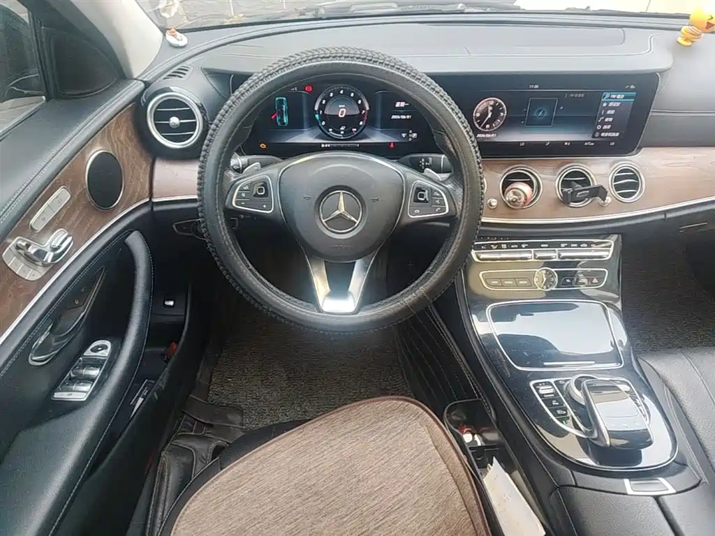 Mercedes-Benz E-Class 2017 — фото 17