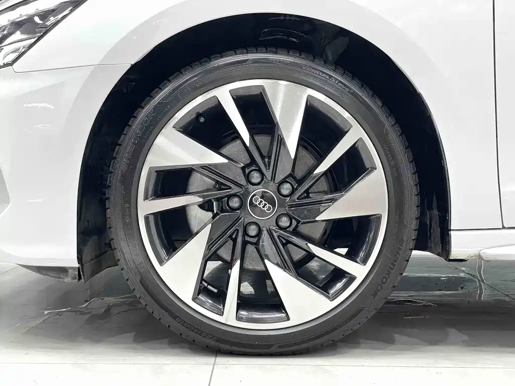 Audi A3 2023 — фото 14