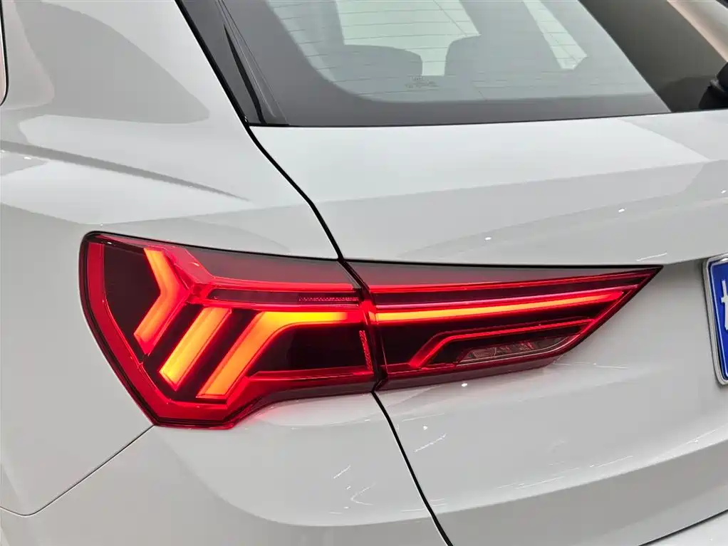 Audi Q3 2024 — фото 19