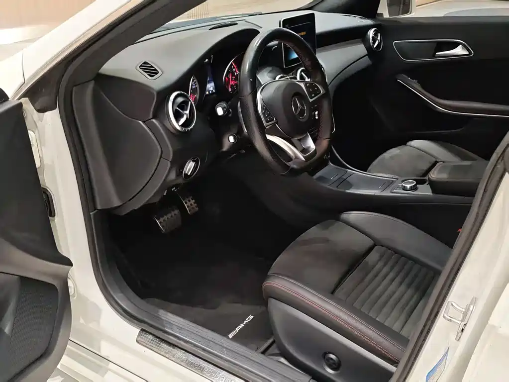 Mercedes-Benz CLA 2017 — фото 11