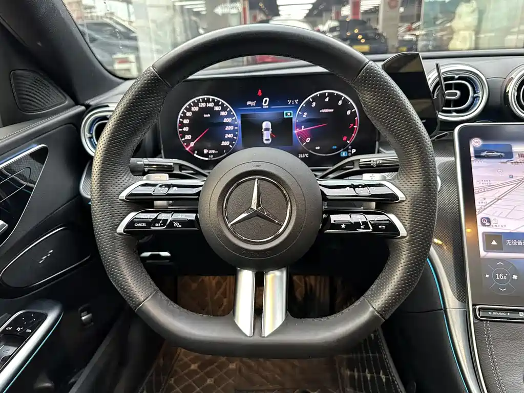 Mercedes-Benz C-Class 2024 — фото 15