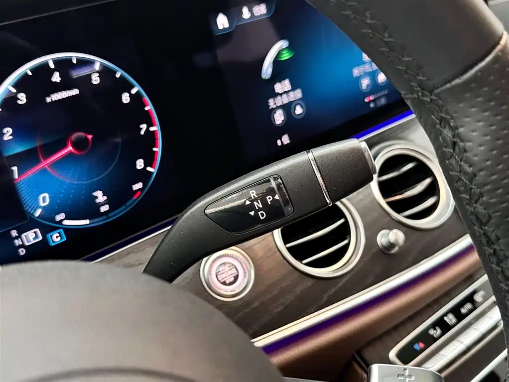 Mercedes-Benz E-Class 2023 — фото 18