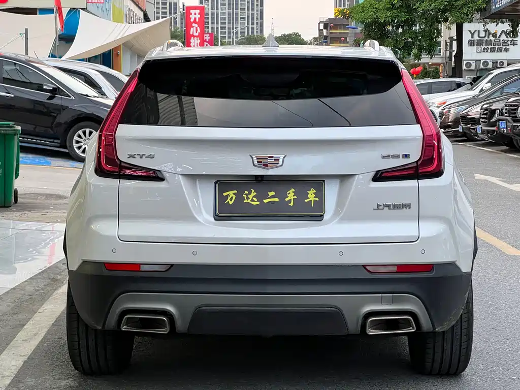 Cadillac XT4 2023 — фото 11
