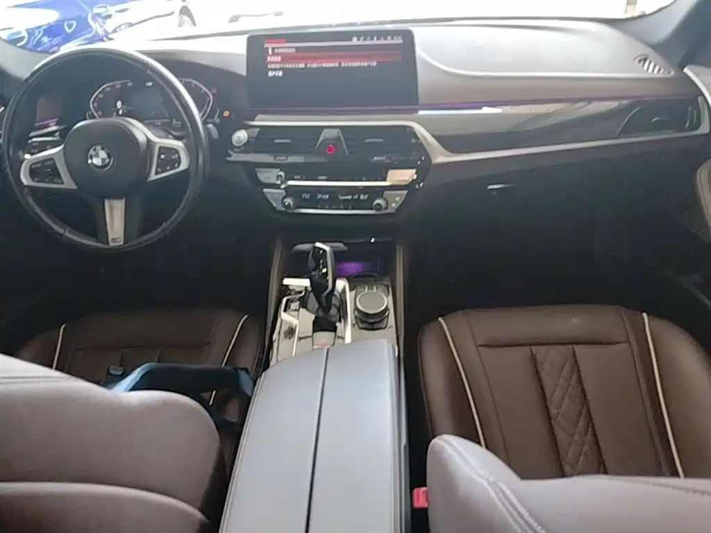 BMW 5 Series 2022 — фото 10