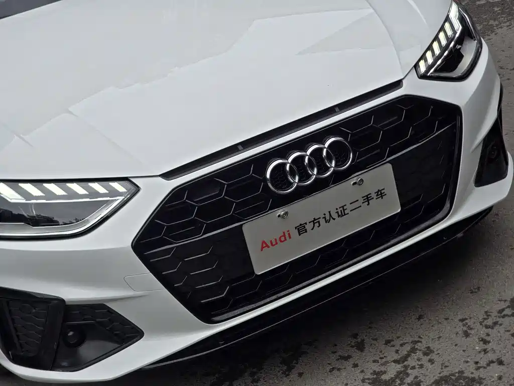 Audi A4L 2023 — фото 7