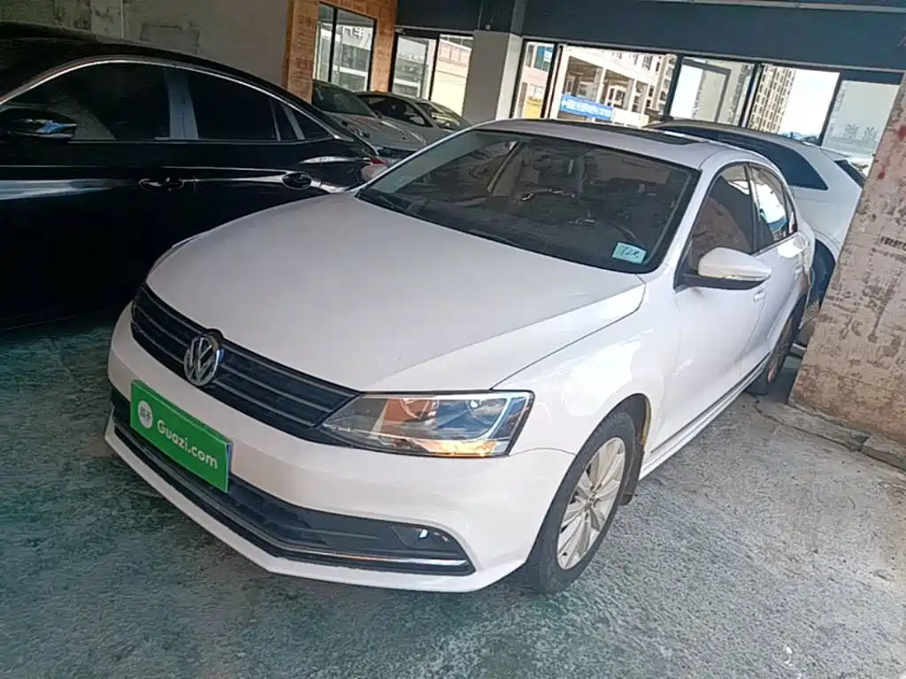 Volkswagen Sagitar 2016