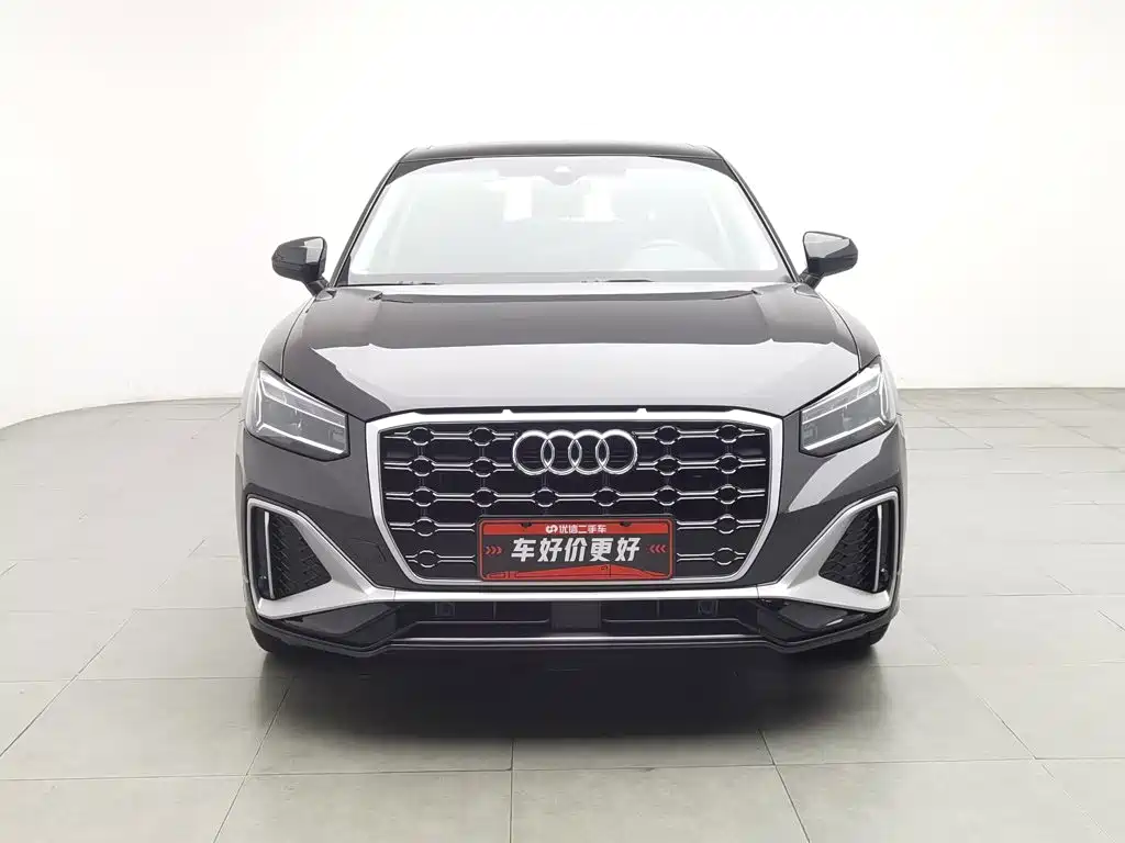 Audi Q2L 2024