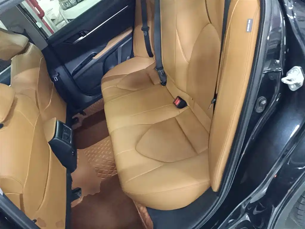 Toyota Camry 2022 — фото 17