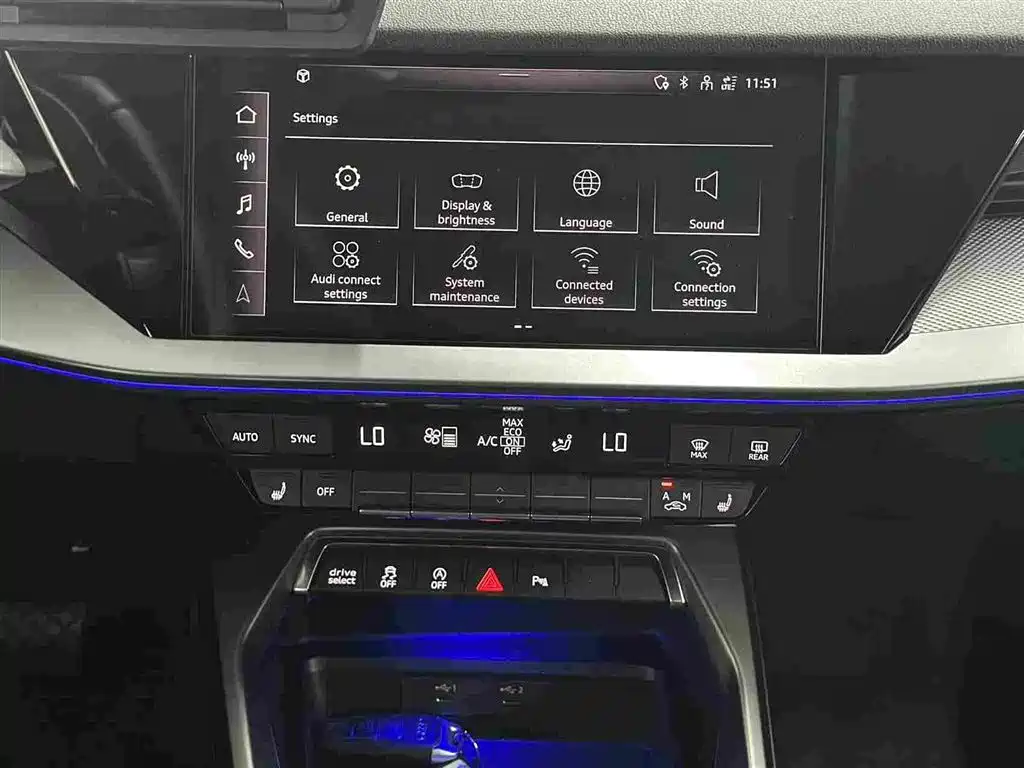 Audi A3 2023 — фото 13