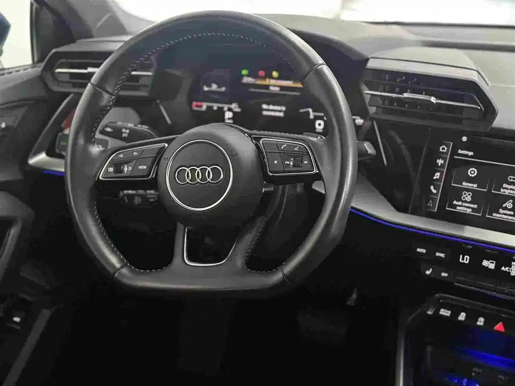 Audi A3 2023 — фото 11