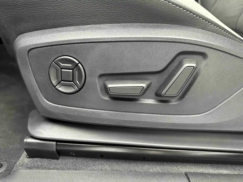 Audi Q3 2022 — фото 11