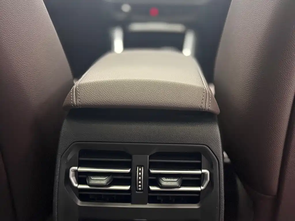 BMW 3 Series 2023 — фото 15