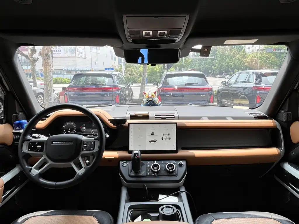 Land Rover Defender 2022