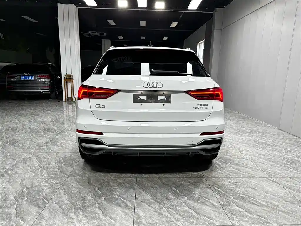 Audi Q3 2022 — фото 5