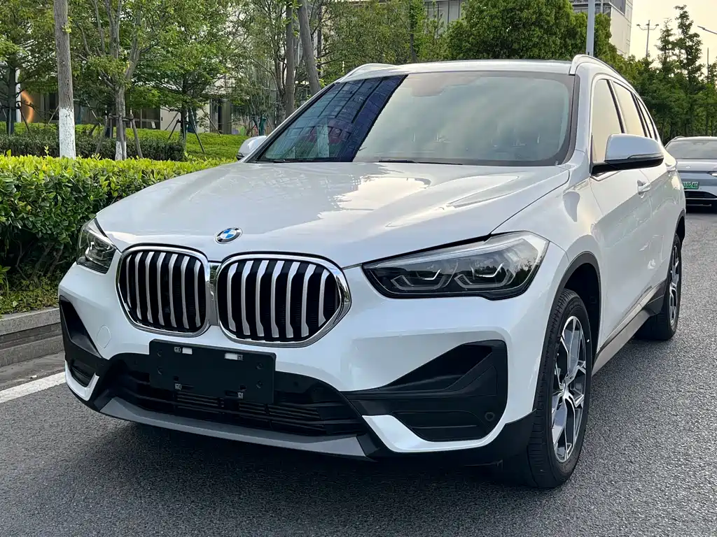 BMW X1 2022 — фото 1