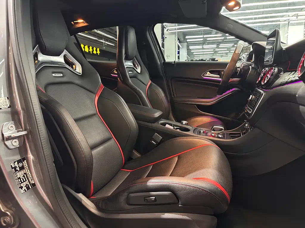 Mercedes-Benz GLA AMG 2019 — фото 12