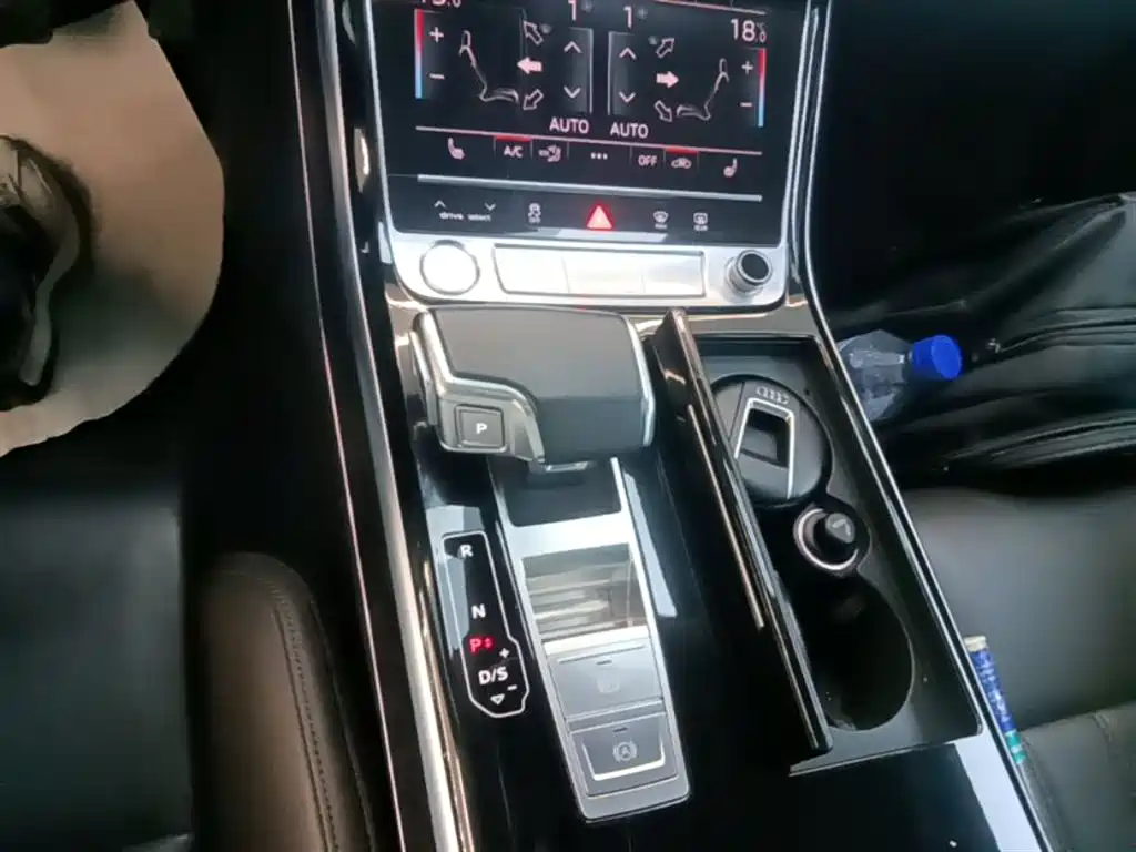 Audi A8 2020 — фото 14