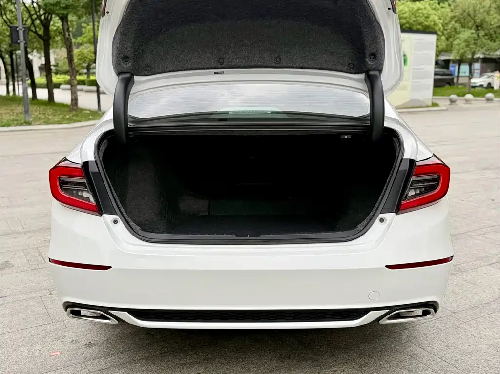 Honda Accord 2022 — фото 19