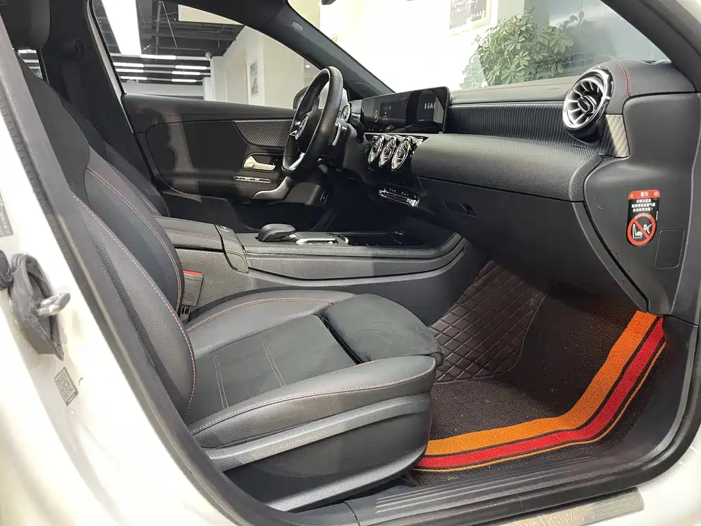 Mercedes-Benz A-Class 2023 — фото 6