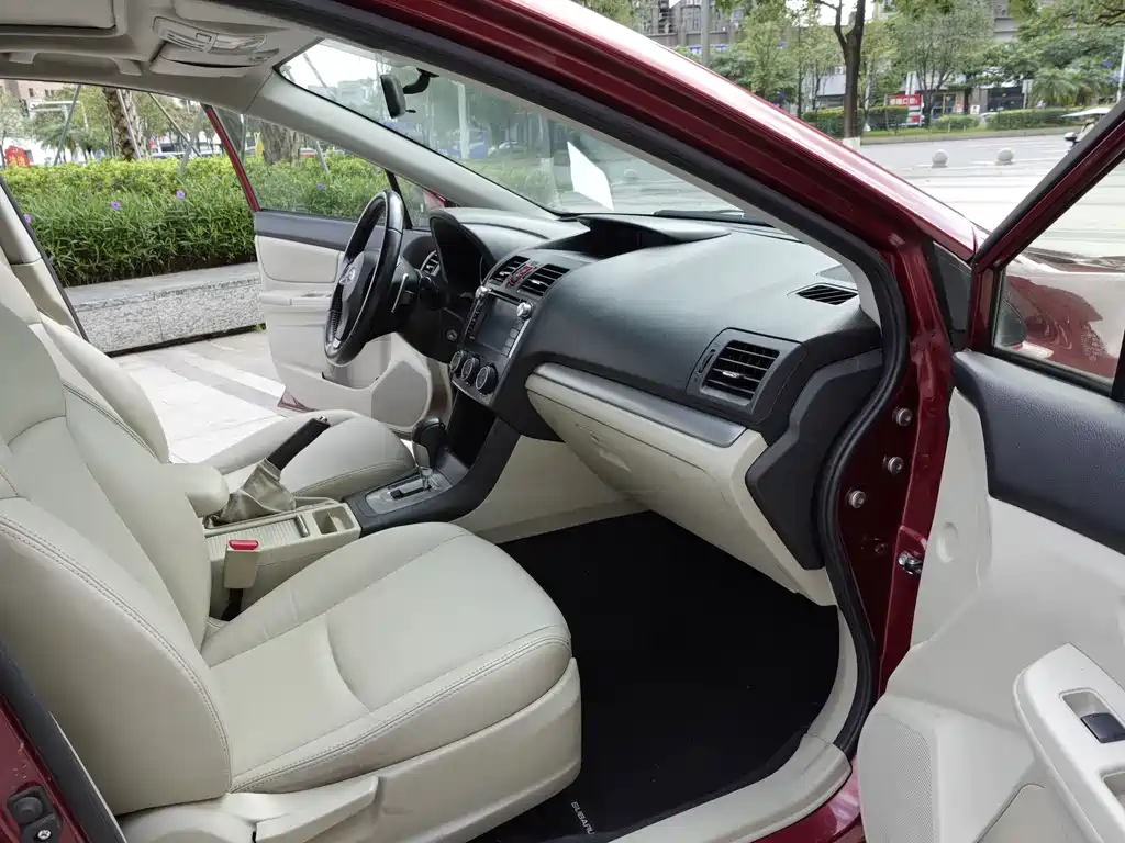 Subaru XV 2013 — фото 12