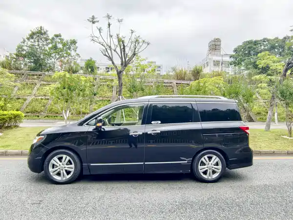 Nissan Quest 2015