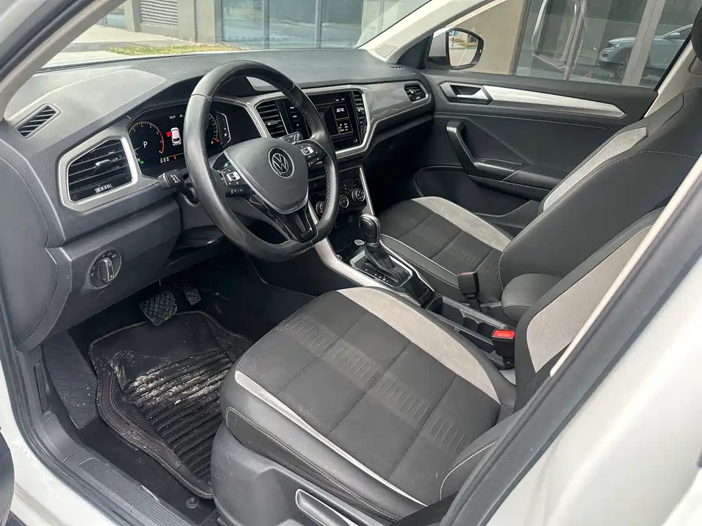 Volkswagen T-Roc 2022 — фото 10