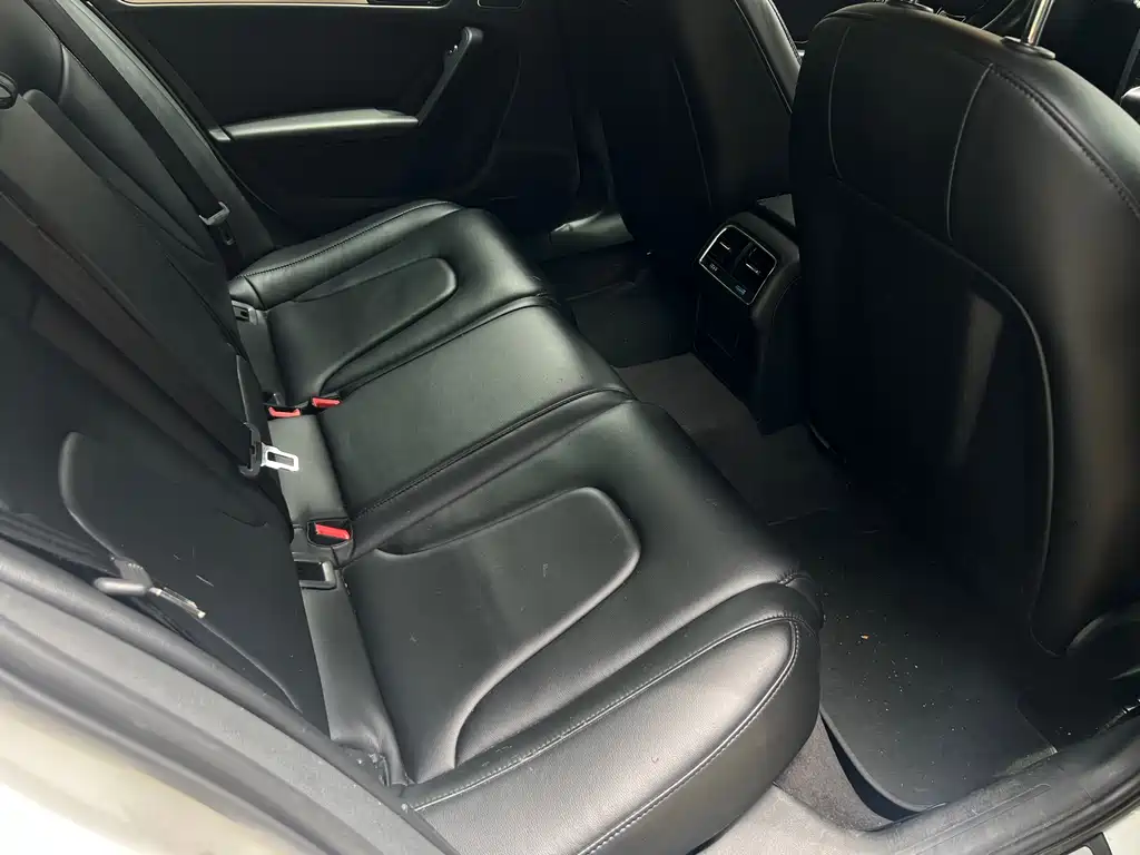 Audi A4L 2015