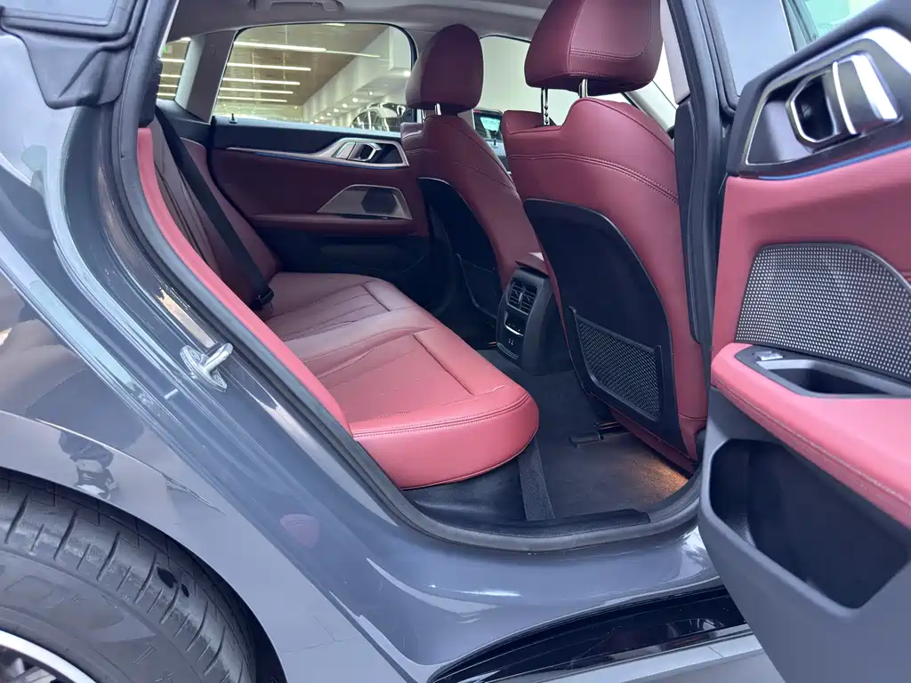 BMW i4 2025 — фото 17