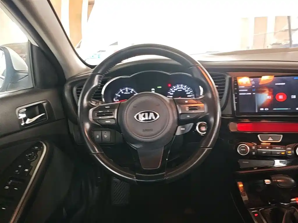 Kia K5 2015 — фото 11