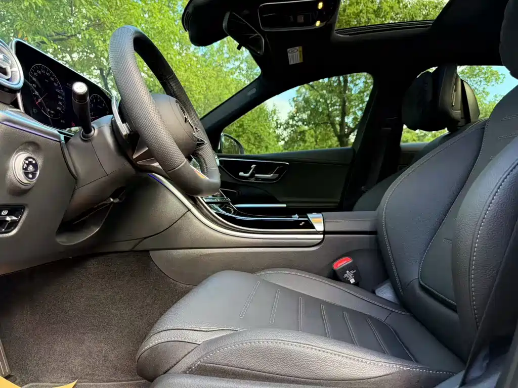 Mercedes-Benz C-Class 2025 — фото 10