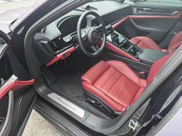 Porsche Panamera 2025