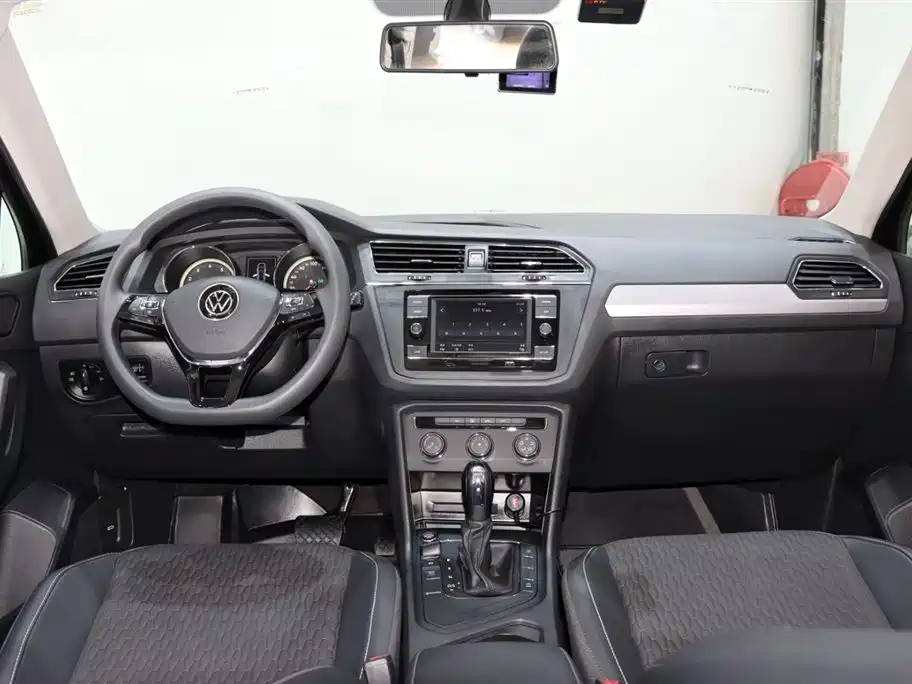 Volkswagen Tiguan L 2021 — фото 12