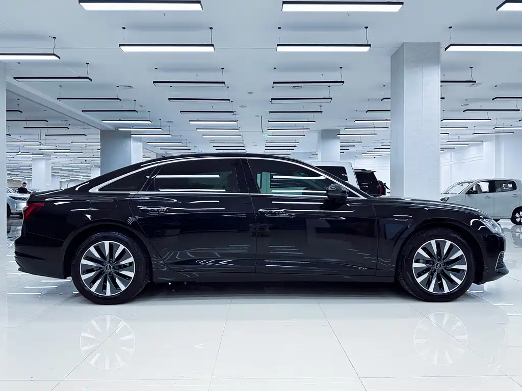 Audi A6L 2022