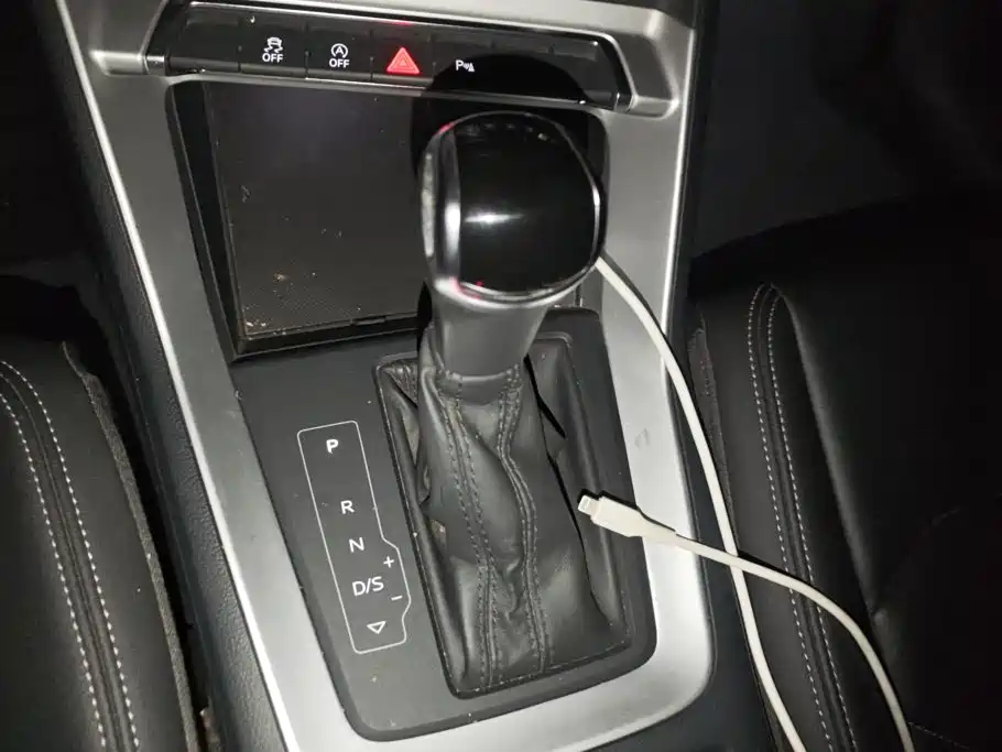 Audi Q3 2020 — фото 16