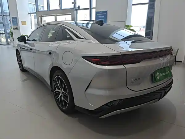 BYD Han L 2025