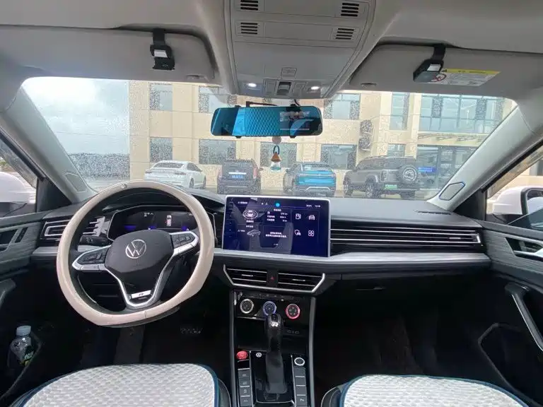 Volkswagen Sagitar 2023