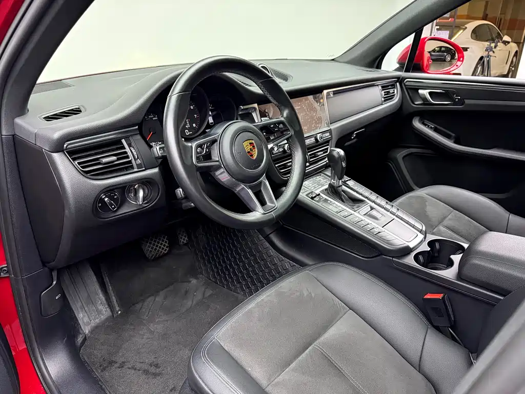 Porsche Macan 2020 — фото 11