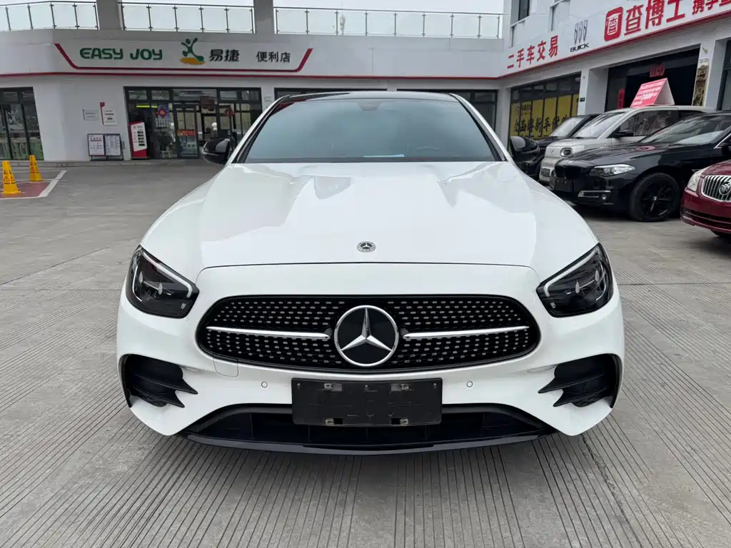 Mercedes-Benz E-Class 2022 — фото 3