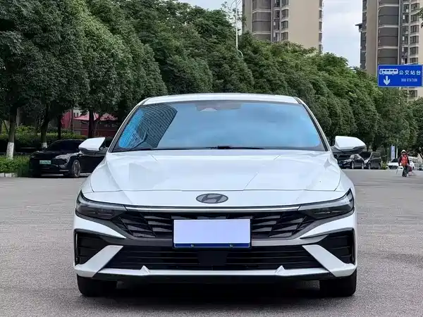 Hyundai Elantra 2024
