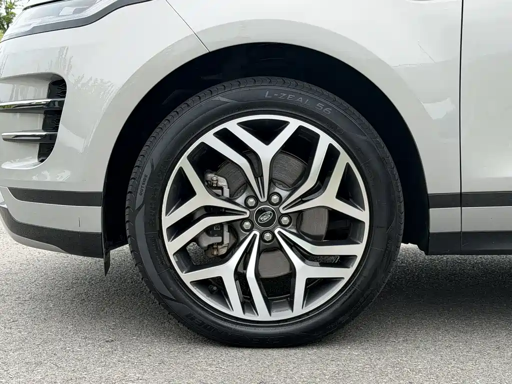 Land Rover Evoque 2023 — фото 16