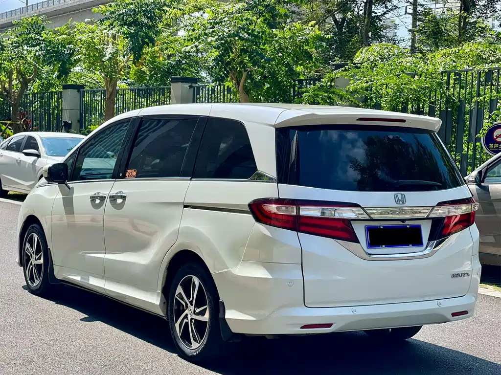 Honda Odyssey 2016 — фото 7