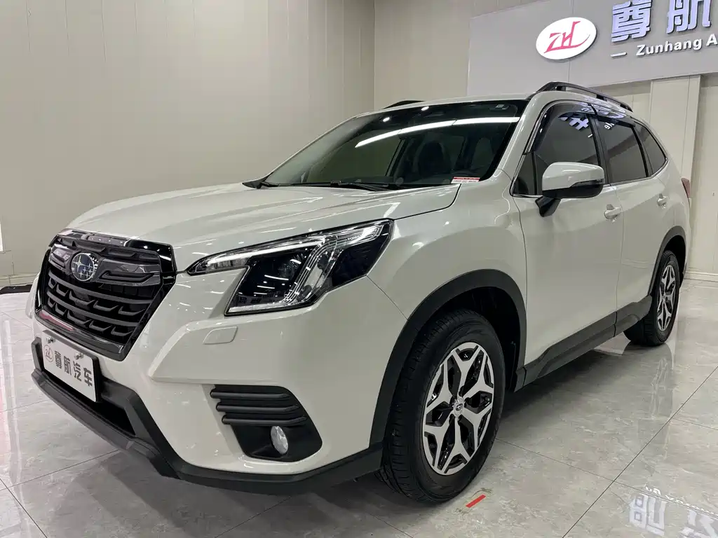 Subaru Forester 2023 — фото 4