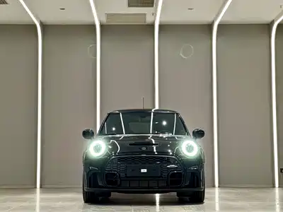 MINI MINI 2023