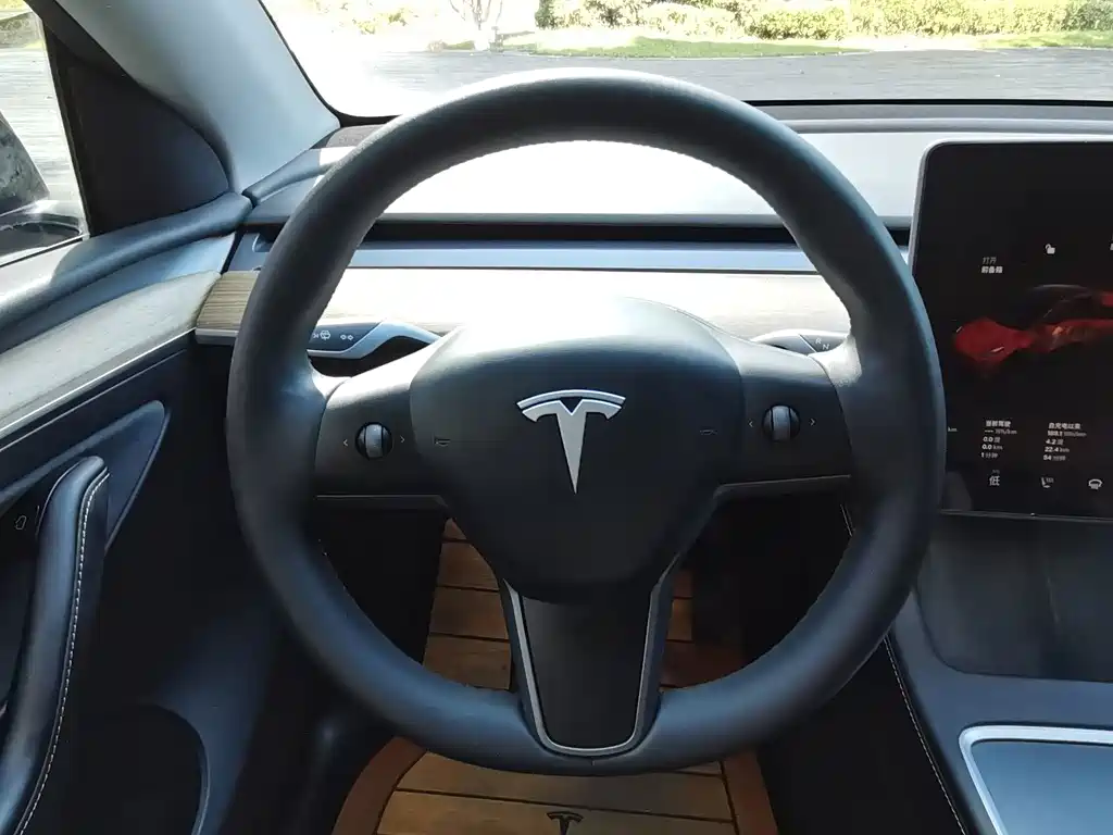 Tesla Model Y 2022 — фото 19